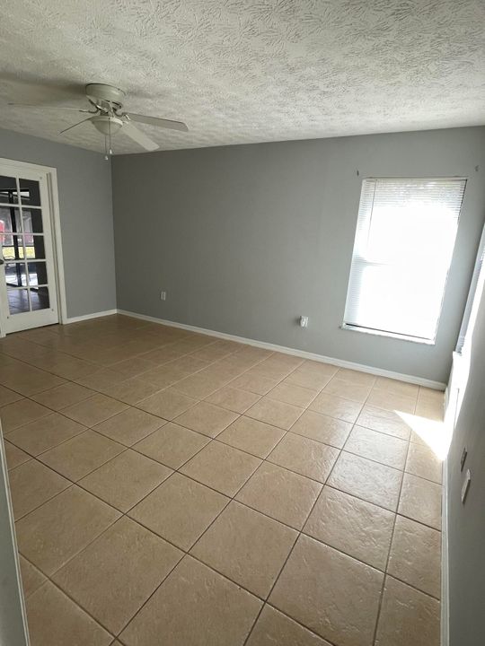 For Rent: $2,400 (2 beds, 2 baths, 1427 Square Feet)