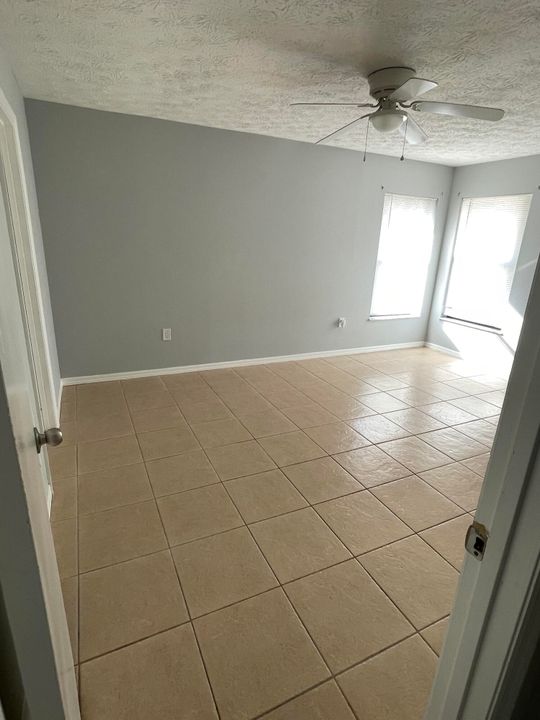 For Rent: $2,400 (2 beds, 2 baths, 1427 Square Feet)