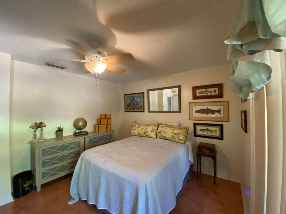 For Sale: $289,900 (2 beds, 2 baths, 1184 Square Feet)