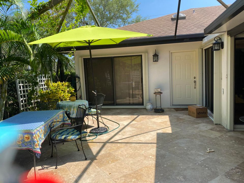 For Sale: $289,900 (2 beds, 2 baths, 1184 Square Feet)