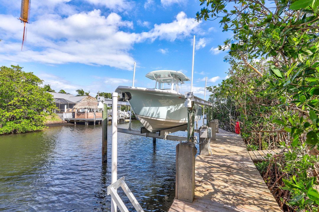 For Sale: $1,450,000 (4 beds, 2 baths, 2073 Square Feet)