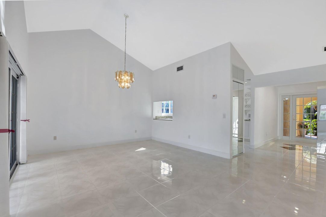 For Sale: $639,000 (3 beds, 2 baths, 1546 Square Feet)