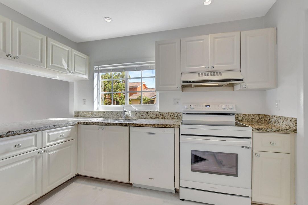 For Sale: $639,000 (3 beds, 2 baths, 1546 Square Feet)