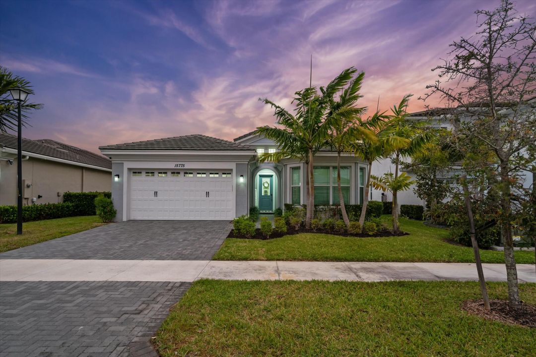 For Sale: $789,990 (4 beds, 2 baths, 2305 Square Feet)