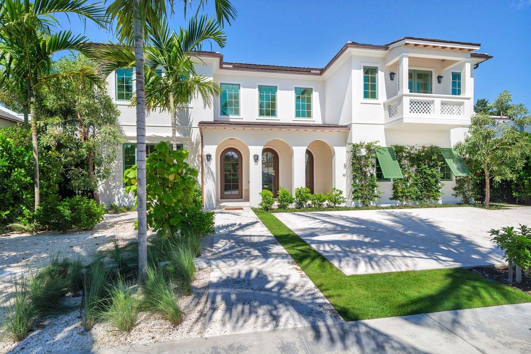 For Sale: $8,990,000 (7 beds, 8 baths, 6115 Square Feet)