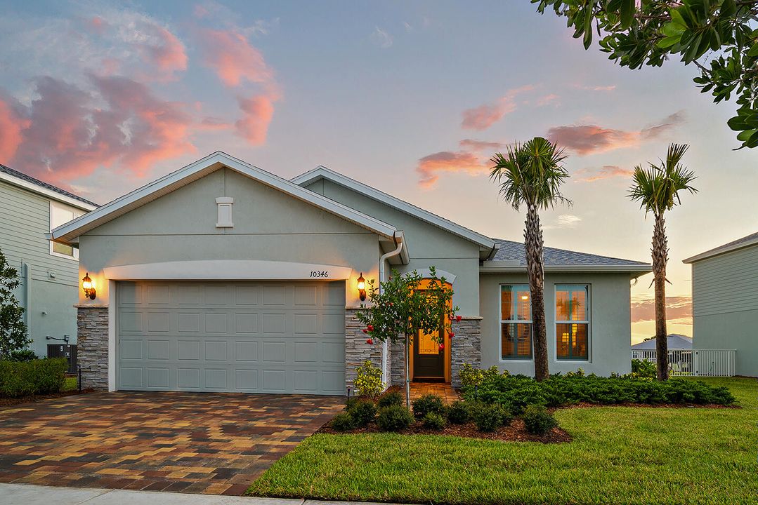 For Sale: $455,000 (3 beds, 2 baths, 1972 Square Feet)