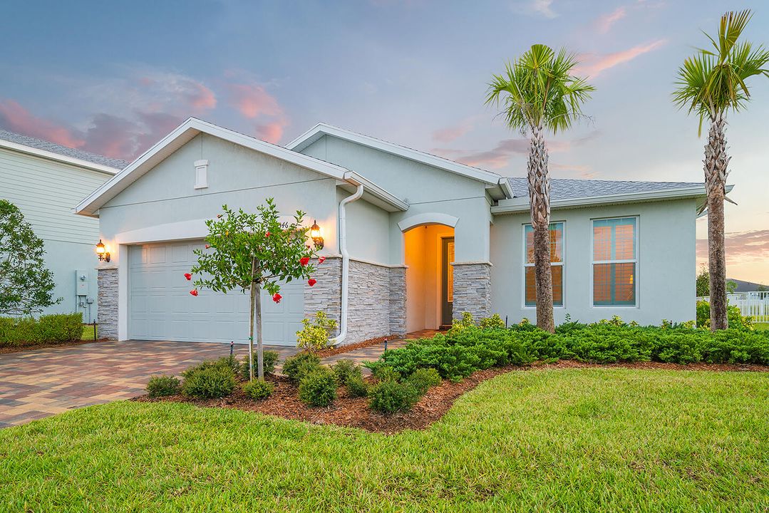 For Sale: $455,000 (3 beds, 2 baths, 1972 Square Feet)