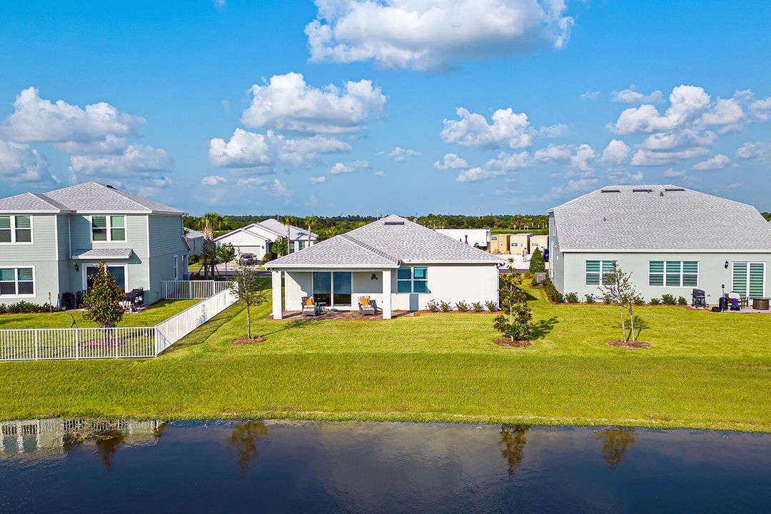 For Sale: $455,000 (3 beds, 2 baths, 1972 Square Feet)