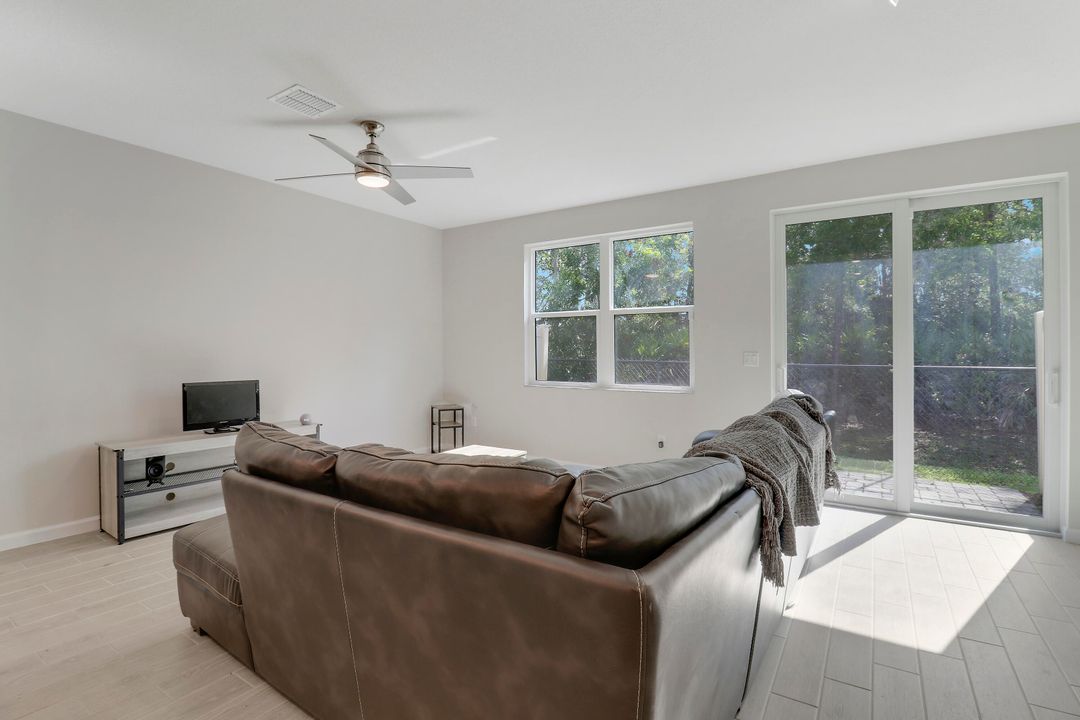 For Sale: $409,900 (3 beds, 2 baths, 1475 Square Feet)