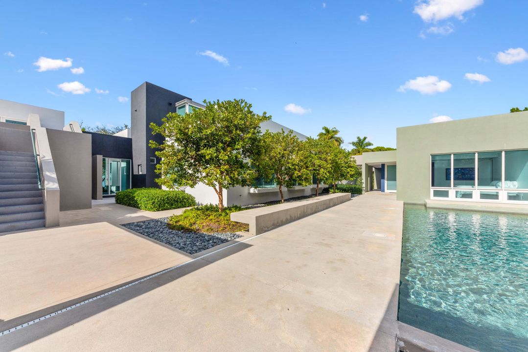 For Sale: $6,950,000 (5 beds, 5 baths, 7591 Square Feet)