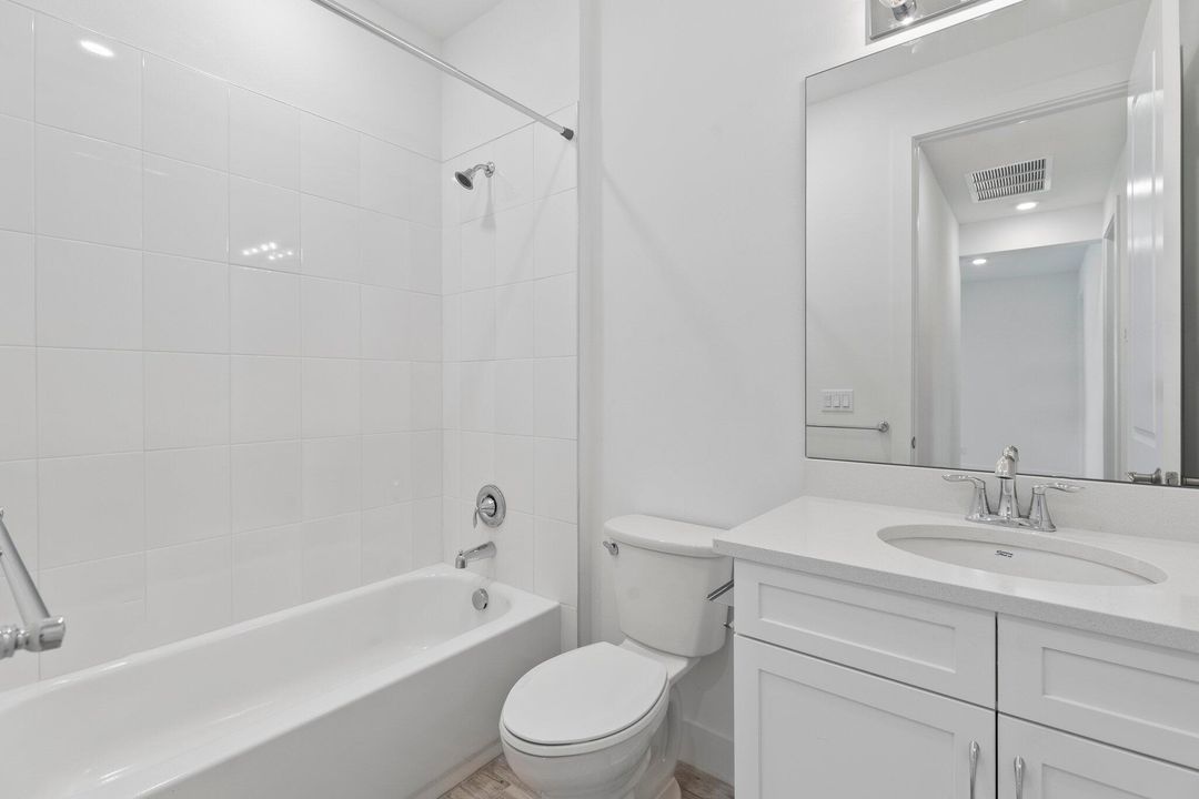 For Rent: $2,498 (2 beds, 2 baths, 1259 Square Feet)