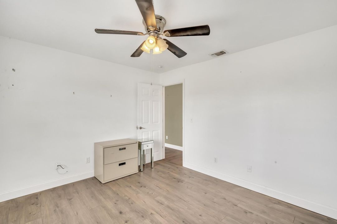 For Sale: $419,900 (3 beds, 2 baths, 1708 Square Feet)