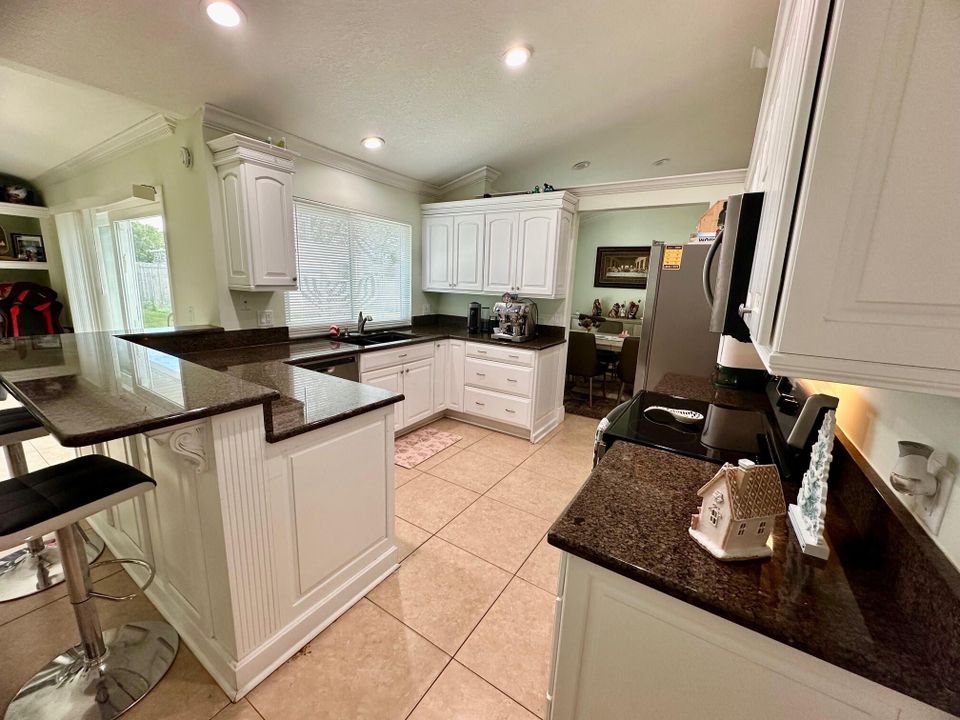 For Sale: $427,000 (3 beds, 2 baths, 1777 Square Feet)