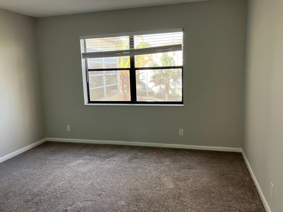 For Rent: $1,700 (1 beds, 1 baths, 688 Square Feet)