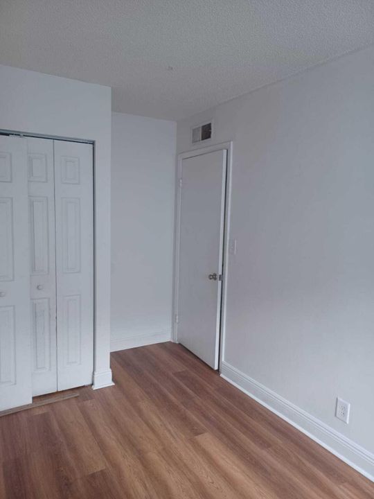 For Rent: $1,925 (2 beds, 1 baths, 835 Square Feet)