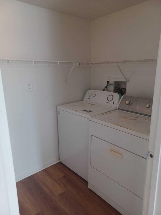 For Rent: $1,925 (2 beds, 1 baths, 835 Square Feet)