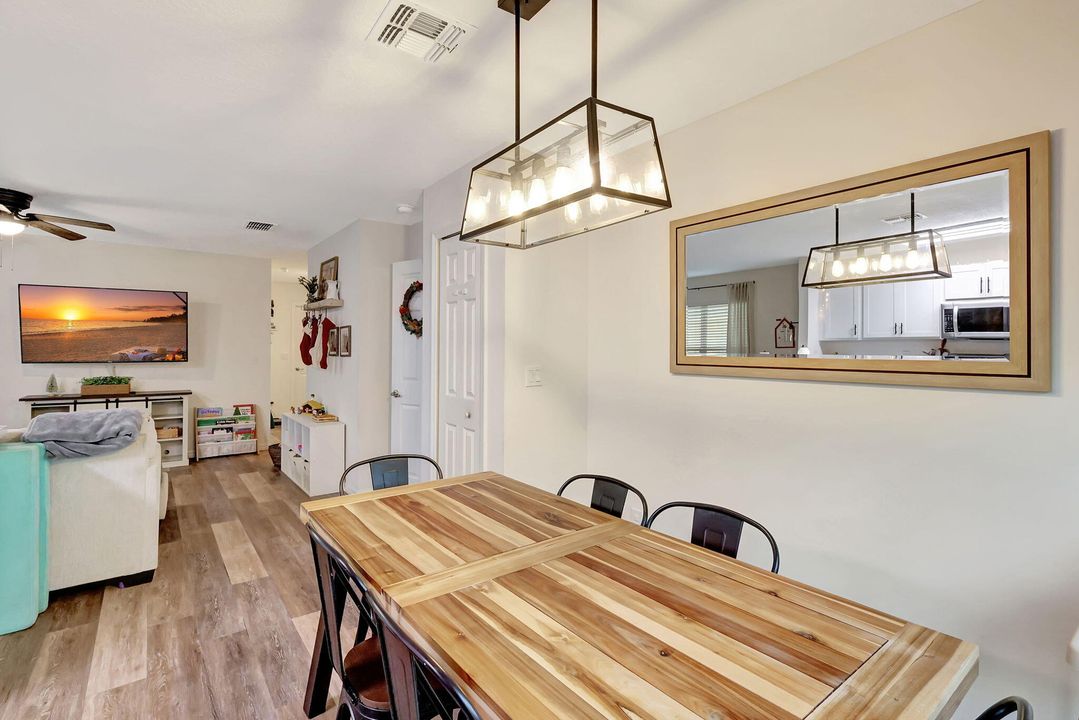 For Sale: $380,000 (3 beds, 2 baths, 1280 Square Feet)