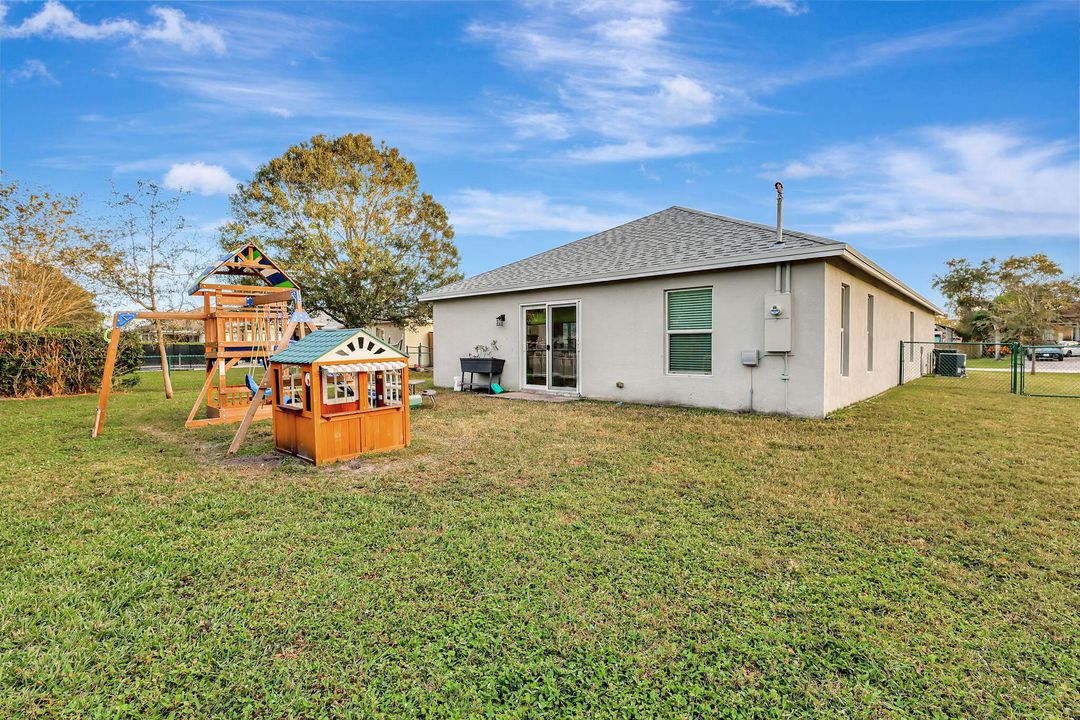 For Sale: $380,000 (3 beds, 2 baths, 1280 Square Feet)