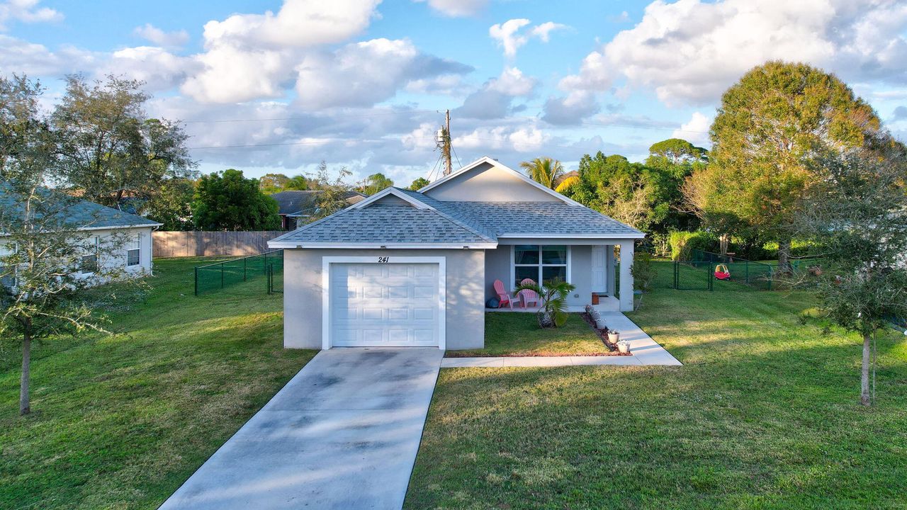 For Sale: $380,000 (3 beds, 2 baths, 1280 Square Feet)