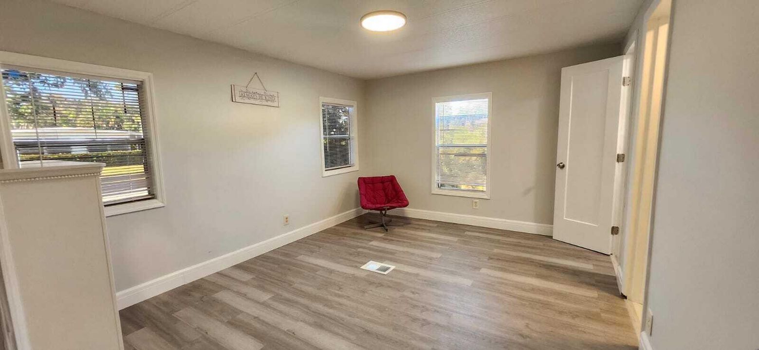 For Rent: $2,350 (2 beds, 2 baths, 1972 Square Feet)