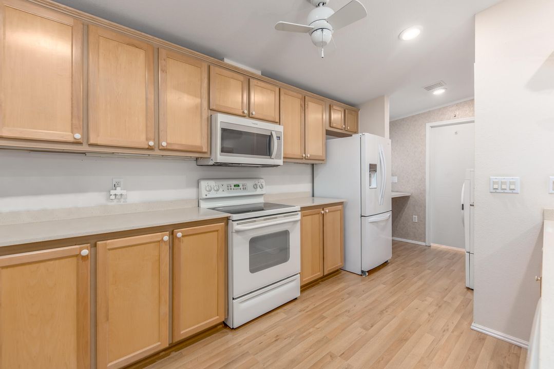 For Sale: $169,000 (2 beds, 2 baths, 1188 Square Feet)