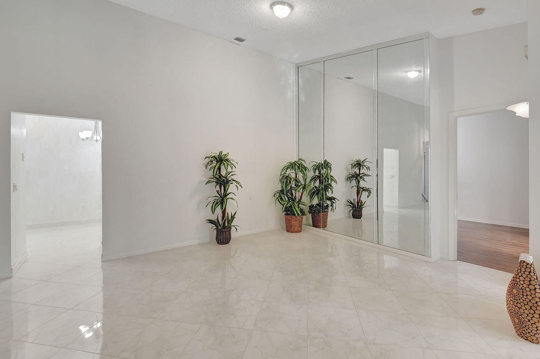 For Sale: $280,000 (3 beds, 2 baths, 1657 Square Feet)