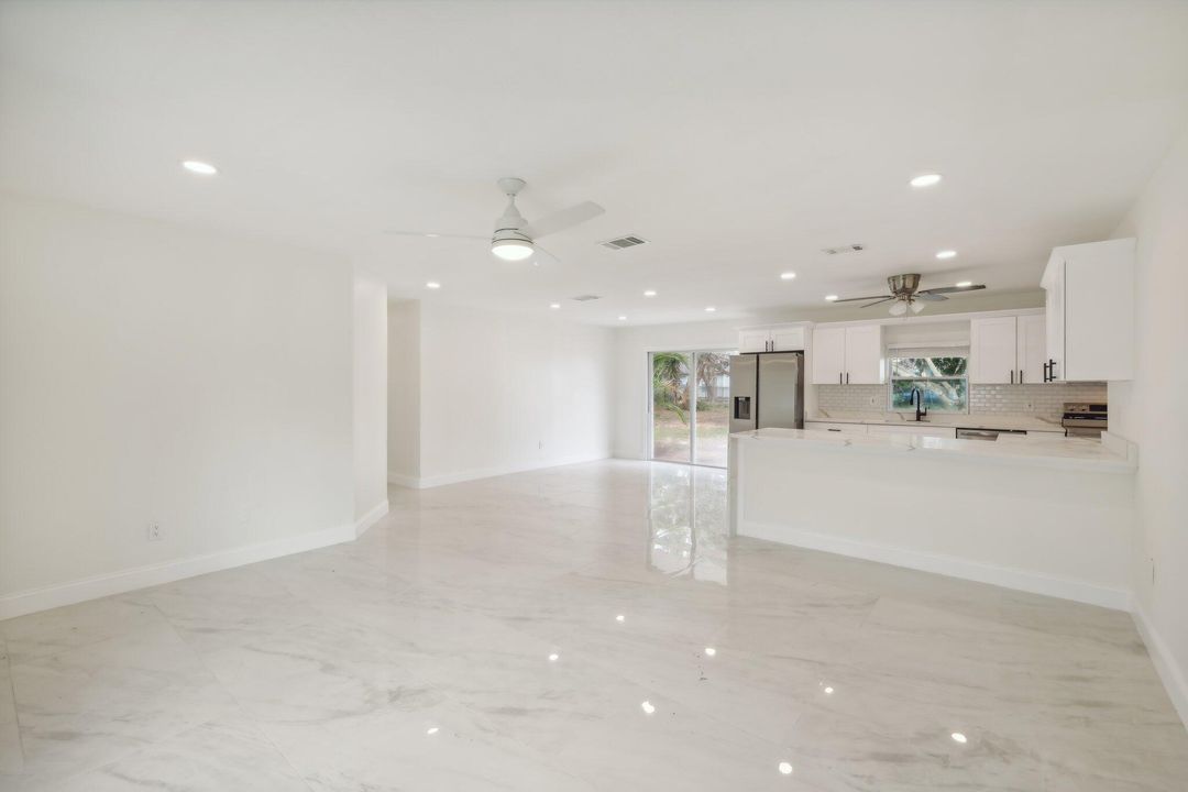 For Sale: $350,000 (3 beds, 2 baths, 1395 Square Feet)