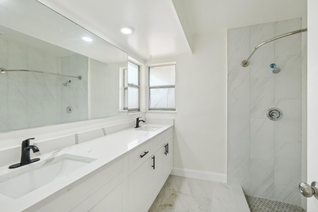 For Sale: $350,000 (3 beds, 2 baths, 1395 Square Feet)