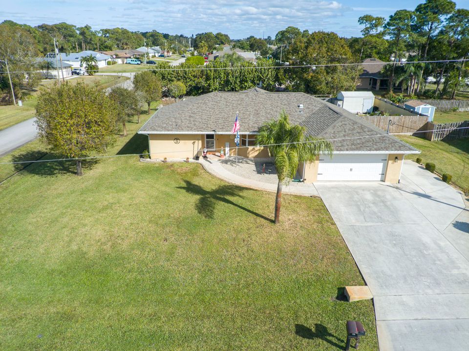 For Sale: $469,000 (3 beds, 2 baths, 1936 Square Feet)