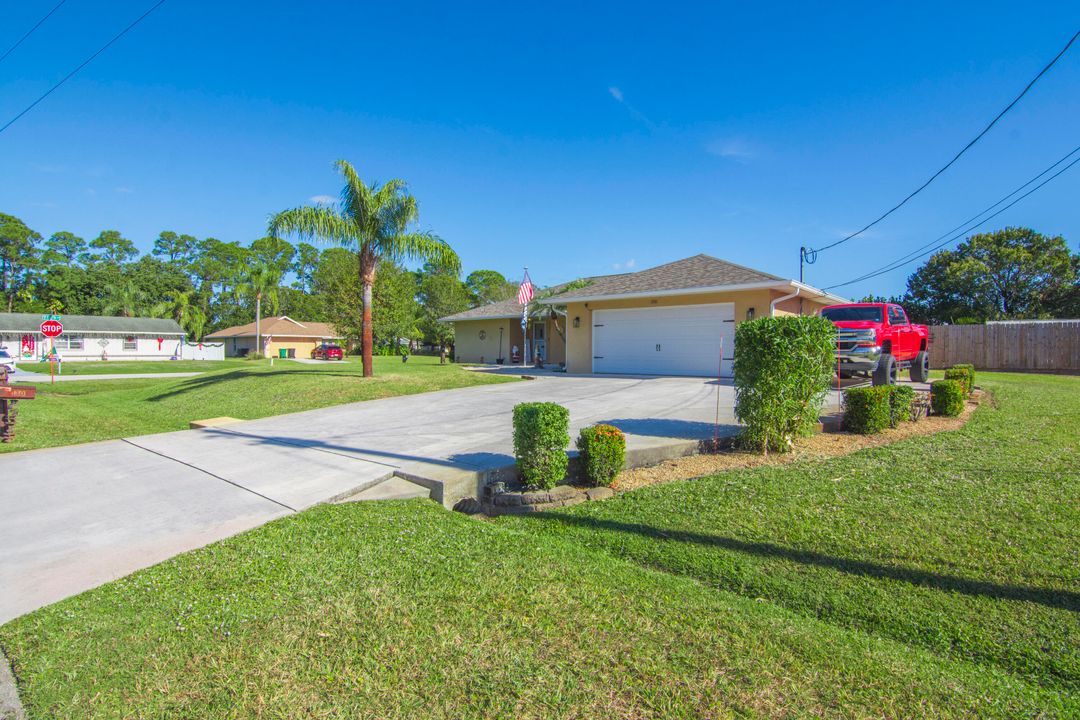 For Sale: $469,000 (3 beds, 2 baths, 1936 Square Feet)