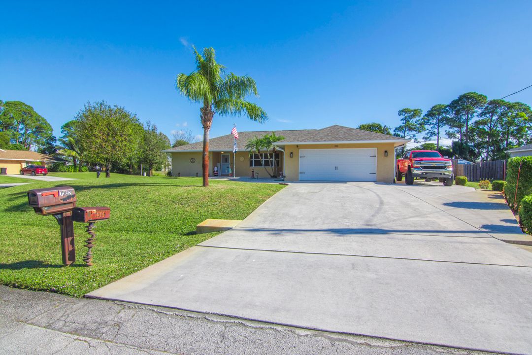 For Sale: $469,000 (3 beds, 2 baths, 1936 Square Feet)