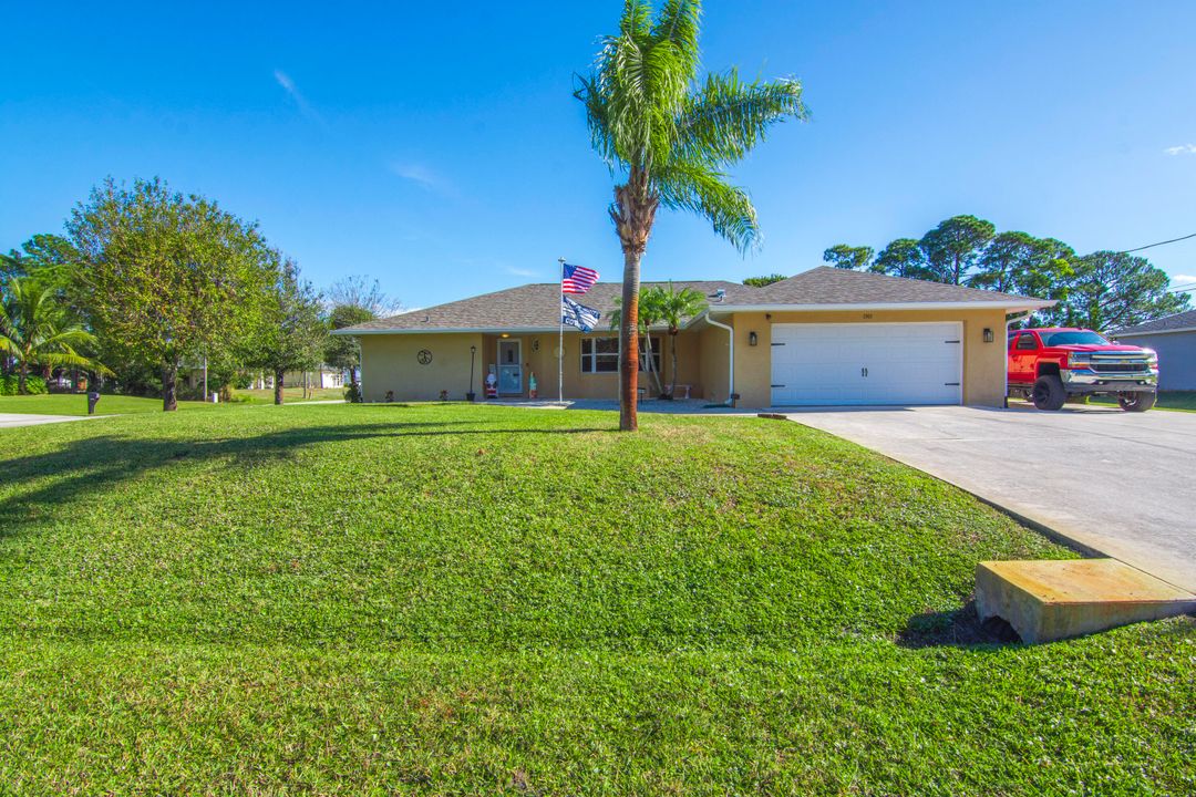 For Sale: $469,000 (3 beds, 2 baths, 1936 Square Feet)