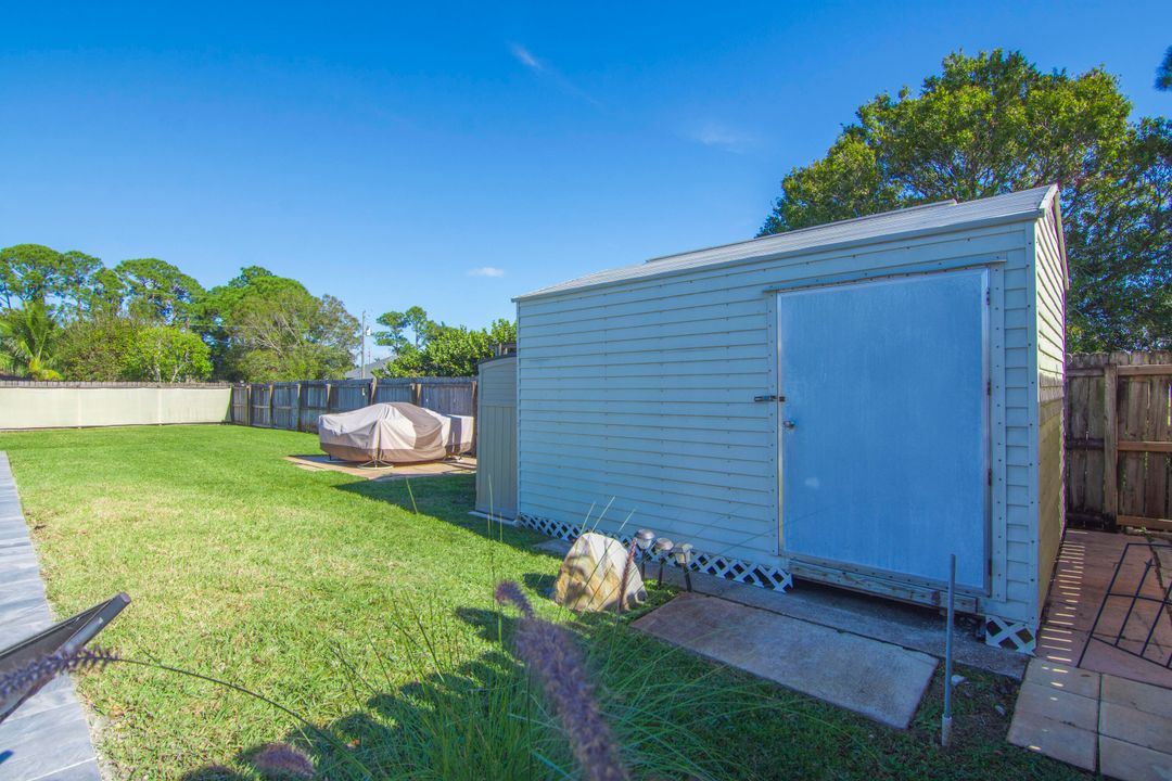 For Sale: $469,000 (3 beds, 2 baths, 1936 Square Feet)