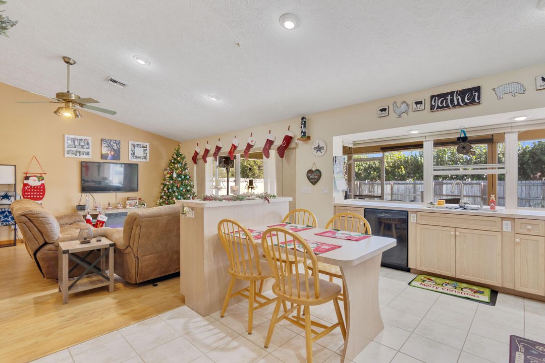 For Sale: $469,000 (3 beds, 2 baths, 1936 Square Feet)