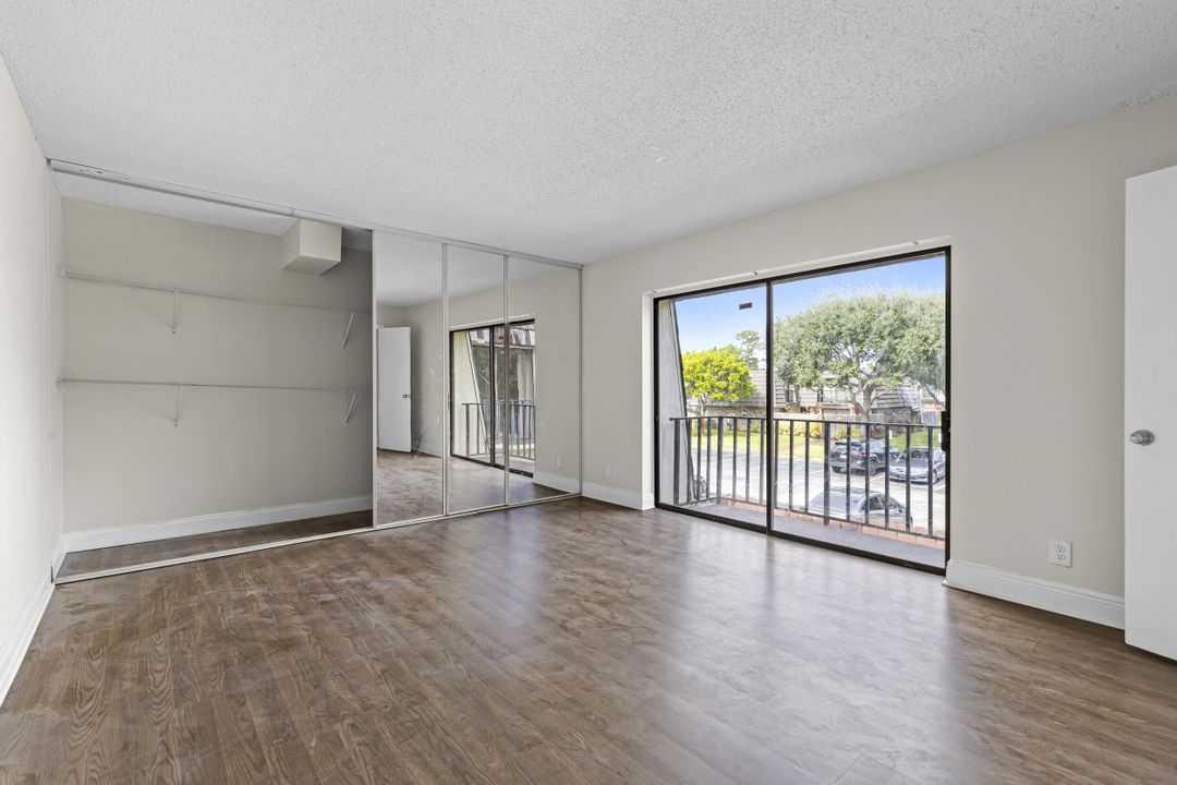 For Sale: $285,000 (2 beds, 2 baths, 1236 Square Feet)