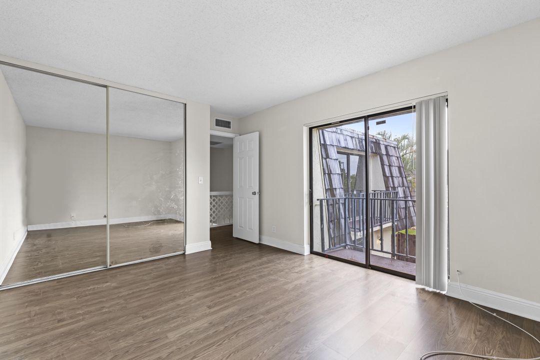 For Sale: $285,000 (2 beds, 2 baths, 1236 Square Feet)