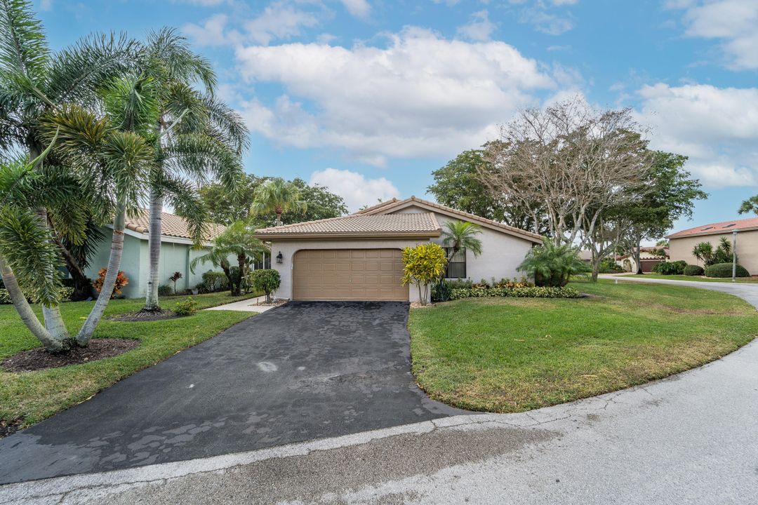 For Sale: $499,000 (2 beds, 2 baths, 1649 Square Feet)