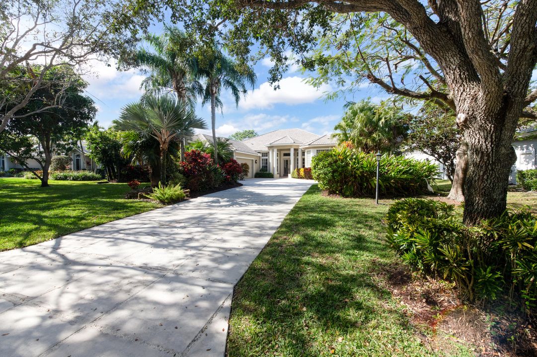 For Sale: $1,585,000 (5 beds, 4 baths, 3228 Square Feet)