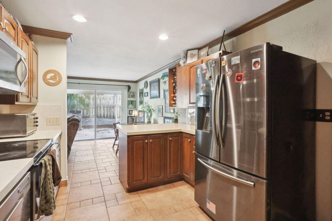 For Sale: $550,000 (3 beds, 2 baths, 2084 Square Feet)