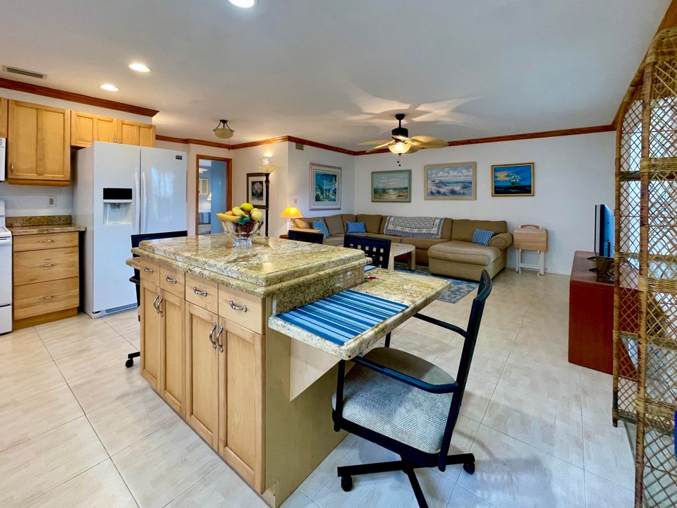 For Sale: $549,000 (2 beds, 2 baths, 1200 Square Feet)