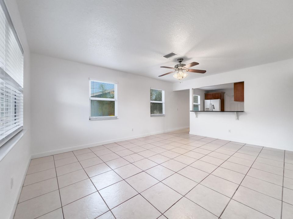 For Rent: $2,100 (2 beds, 2 baths, 896 Square Feet)