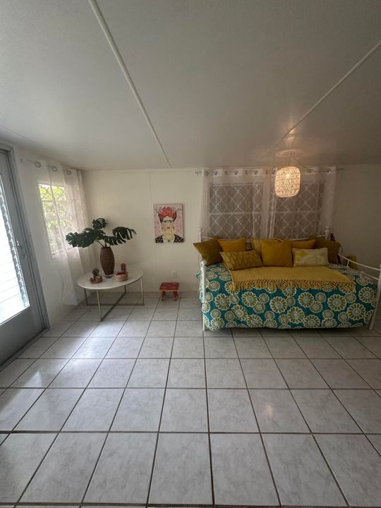 For Rent: $2,000 (2 beds, 2 baths, 840 Square Feet)