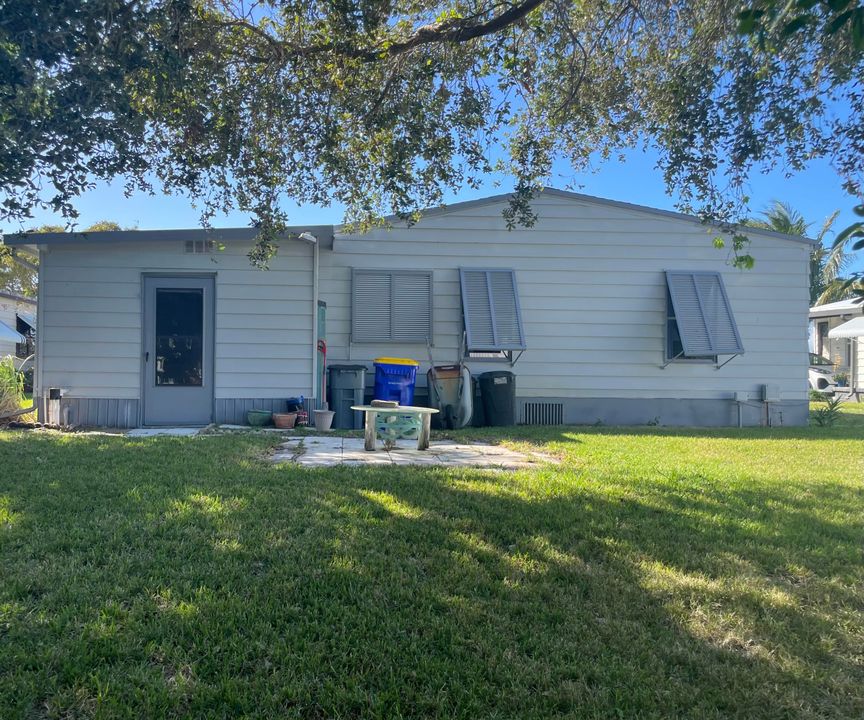 For Sale: $267,000 (3 beds, 2 baths, 1300 Square Feet)