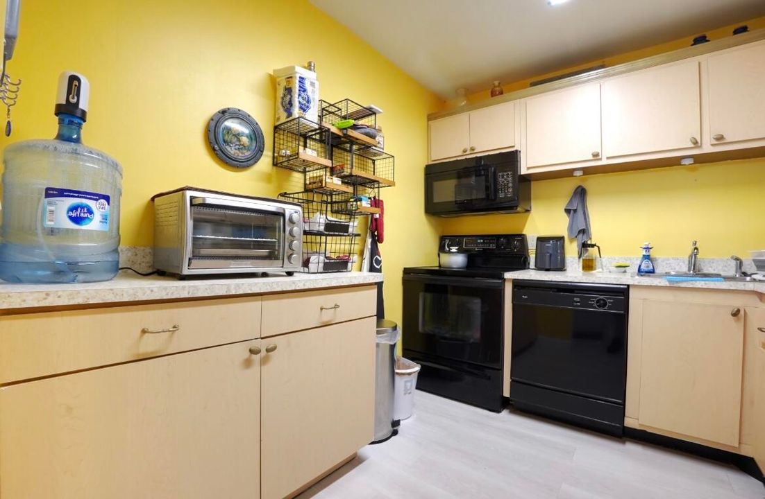 For Sale: $139,000 (2 beds, 2 baths, 1088 Square Feet)