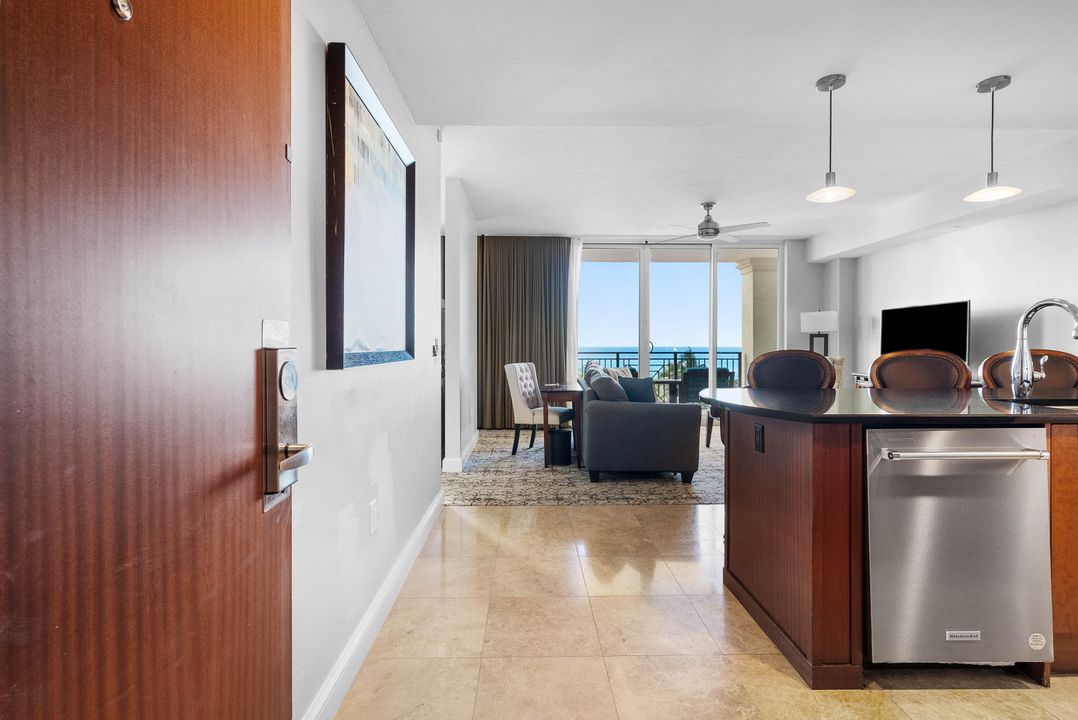 For Sale: $625,000 (1 beds, 1 baths, 752 Square Feet)