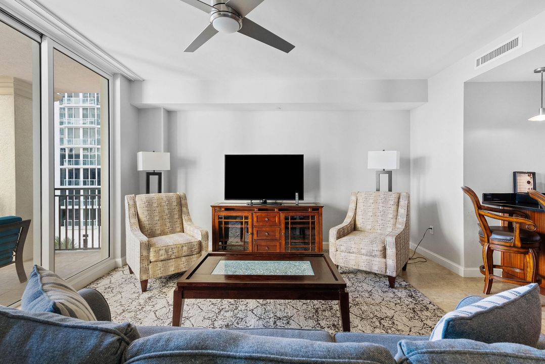 For Sale: $625,000 (1 beds, 1 baths, 752 Square Feet)