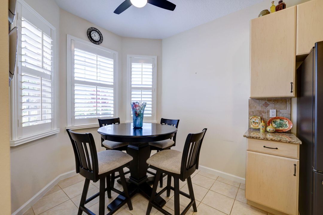 For Sale: $389,999 (2 beds, 2 baths, 1724 Square Feet)