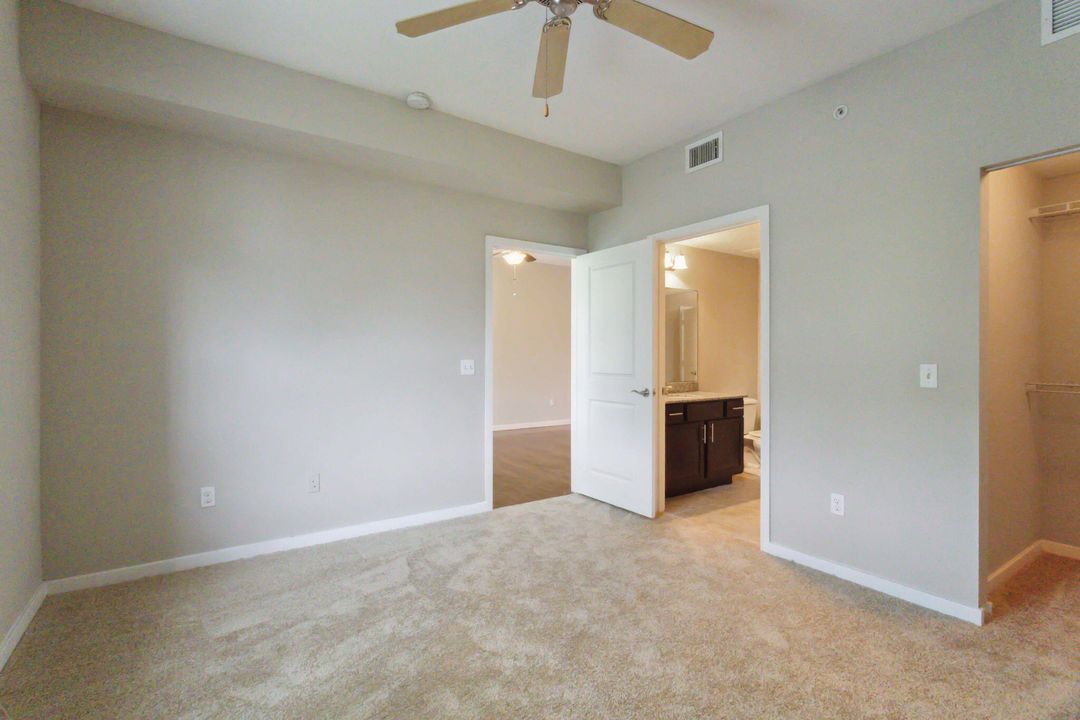 For Rent: $1,990 (1 beds, 1 baths, 833 Square Feet)