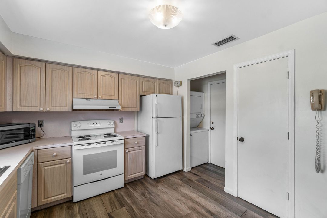 For Sale: $235,000 (2 beds, 2 baths, 1400 Square Feet)