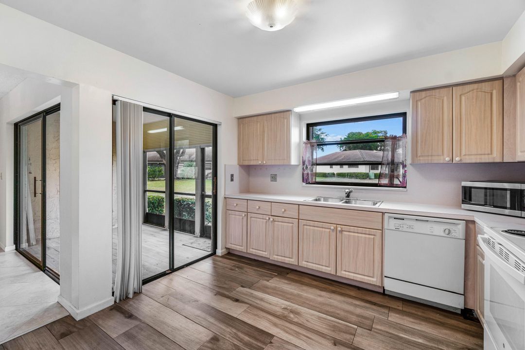 For Sale: $235,000 (2 beds, 2 baths, 1400 Square Feet)